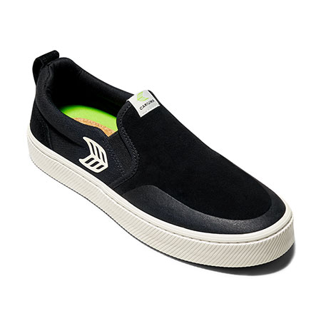 cariuma_slipon_black3